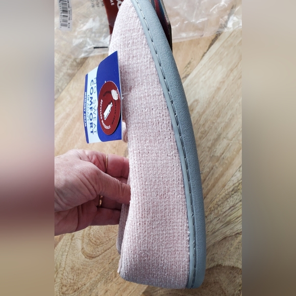 New Womens Size M 7-8 Chenille Slippers Dearfoams Dusty Pink - Picture 7 of 7